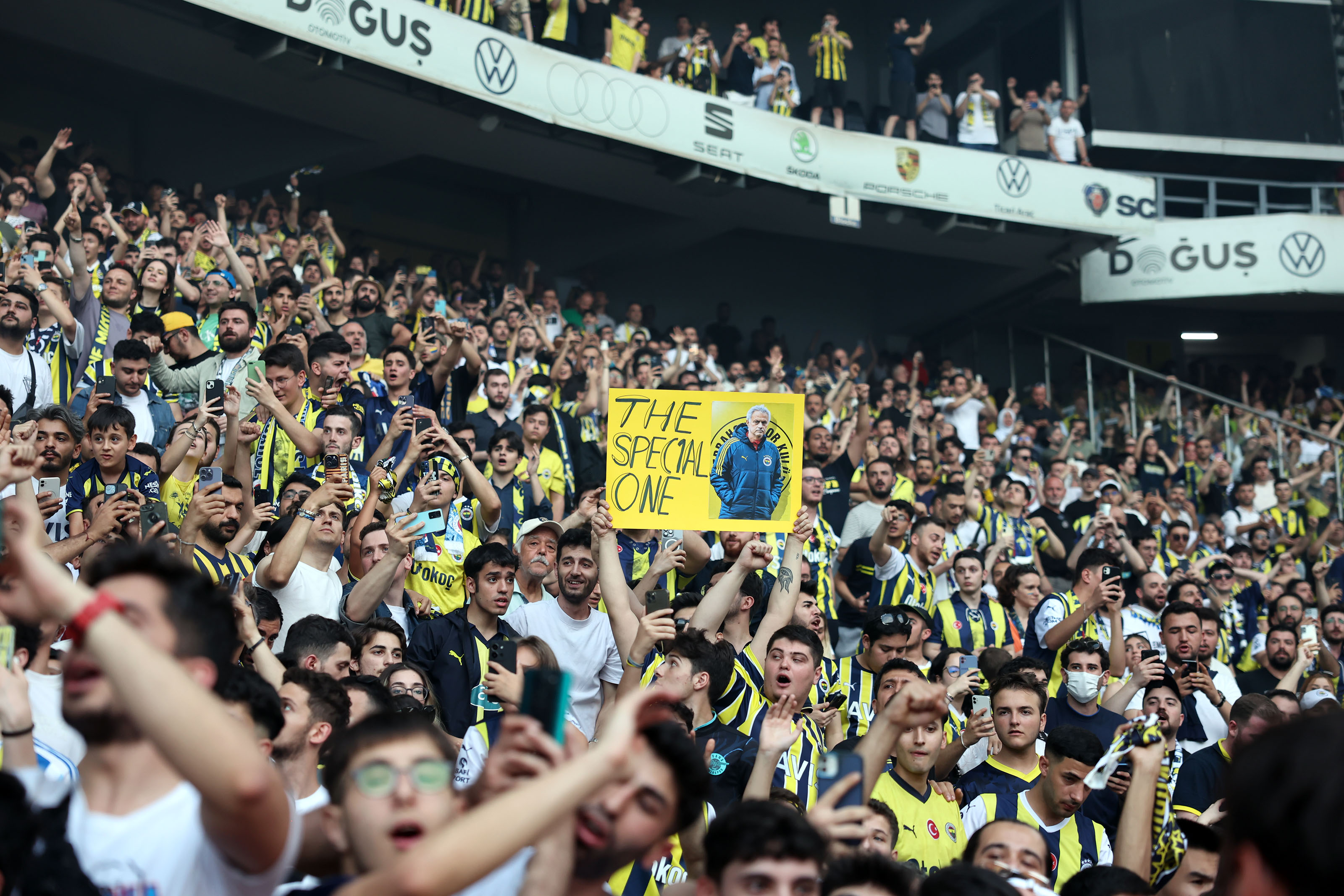 包含赛后葡超焦点战;葡萄牙国家队完成队长鼓劲;底气十足;纪律约束更严格的词条-天博娱乐