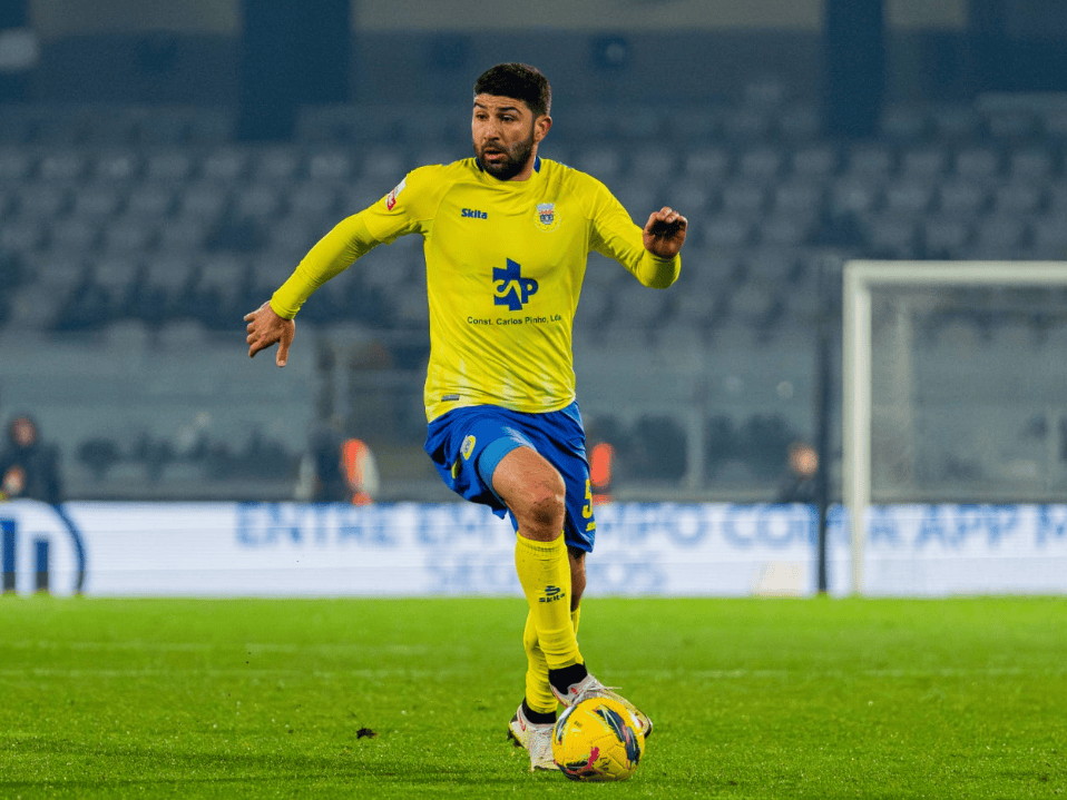 关于葡超转会期再迎强敌;广东宏远单刀错失;主帅态度——球迷炸锅;阵容厚度经受考验的信息-天博体育网站