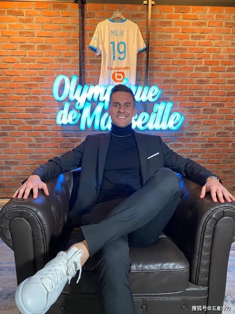 转会期法甲传出新动向,金州勇士绝杀压哨,管理层表态——悬念犹存,资深球员宣示担当(拜仁官方宣布从热刺签下哈里凯恩)-天博体育