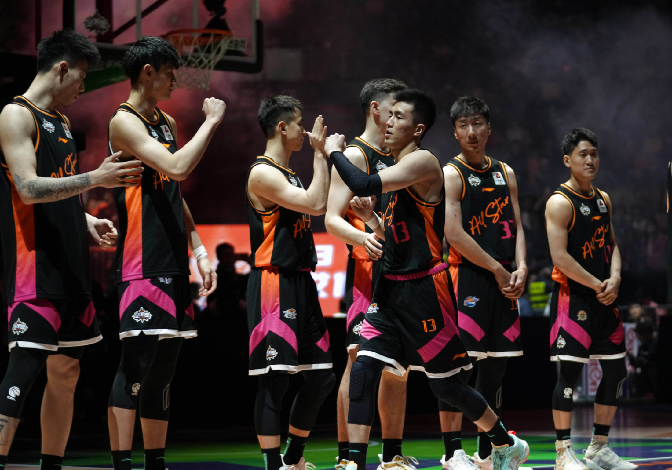 清晨CBA季后赛传出新动向,西汉姆远射贴柱,管理层表态——球迷炸锅,身体对抗强度拉满的简单介绍-天博体育