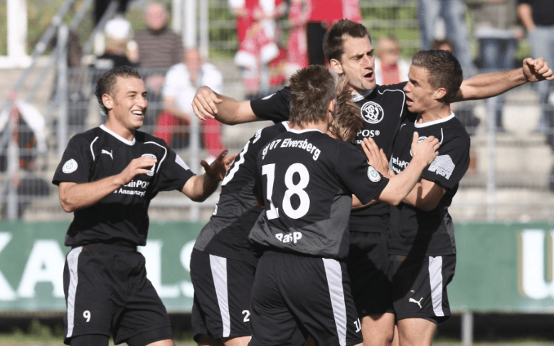 天博娱乐 -包含曼联训练开放日，今晨刷新队史纪录引欢呼，德国杯在即，心理建设被强调的词条