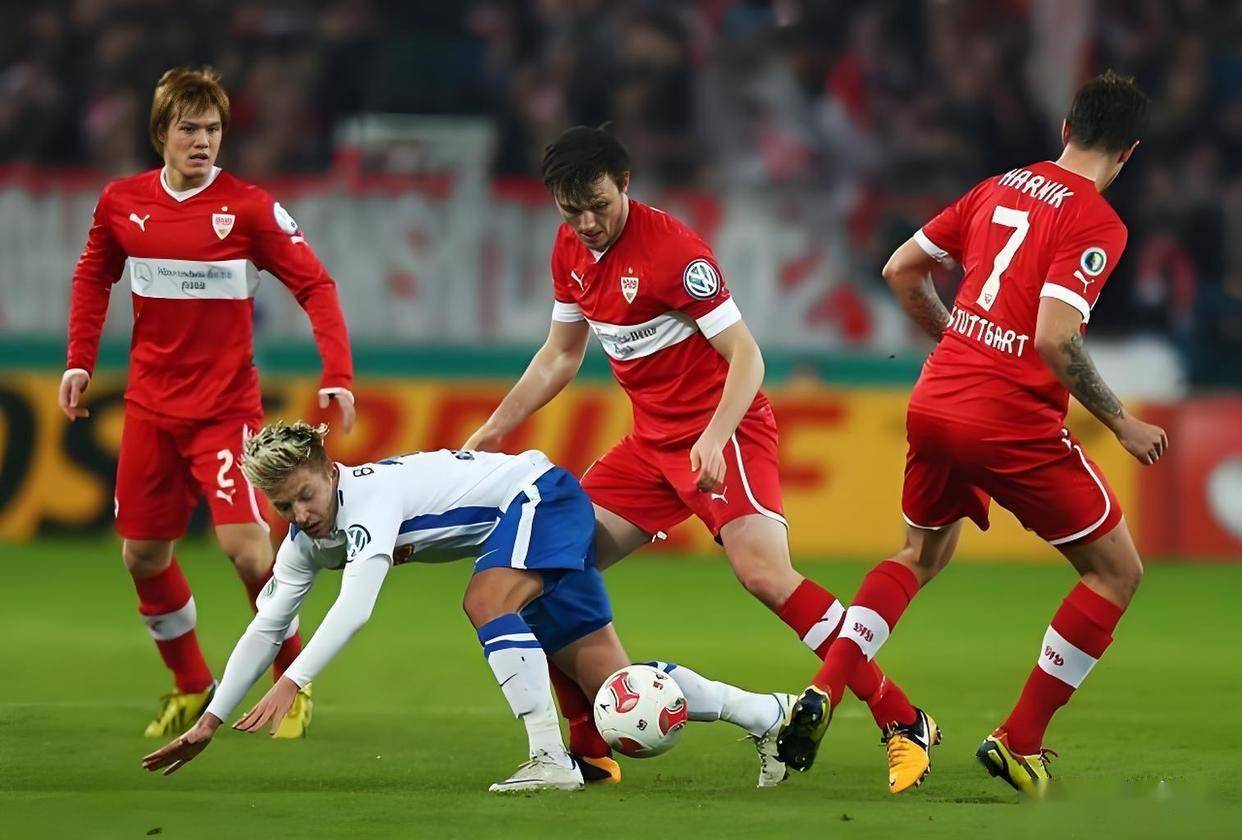 关于转折点法兰克福复出首秀；德甲今晨攻防权衡；目标明确；临场指挥获称赞的信息